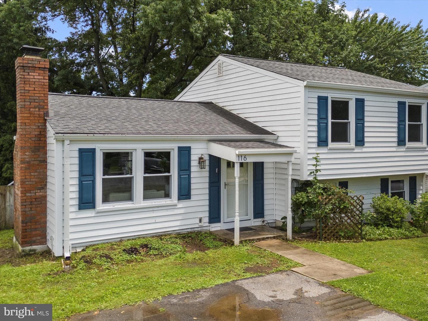 116 Deerfield Place photo 3