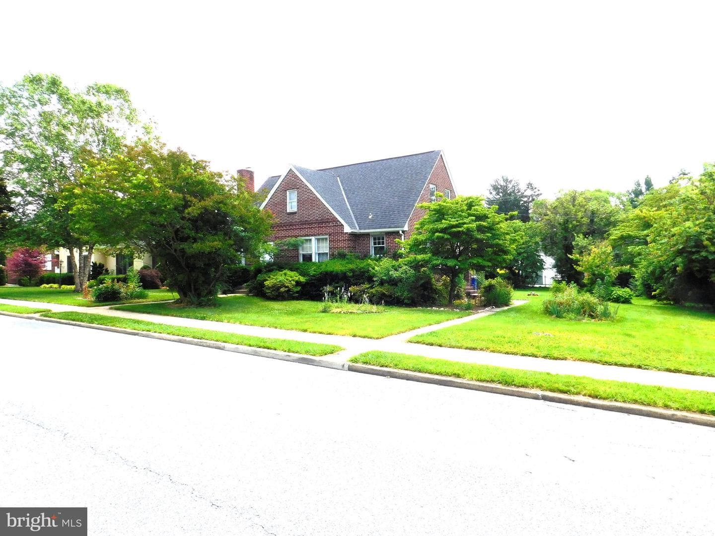 704 Fairview Avenue photo 1