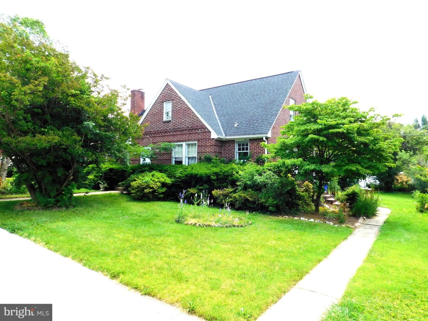 704 Fairview Avenue photo 2