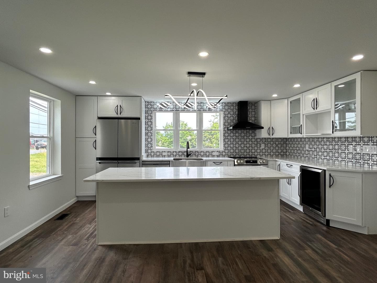 9647 Liberty Road photo 4
