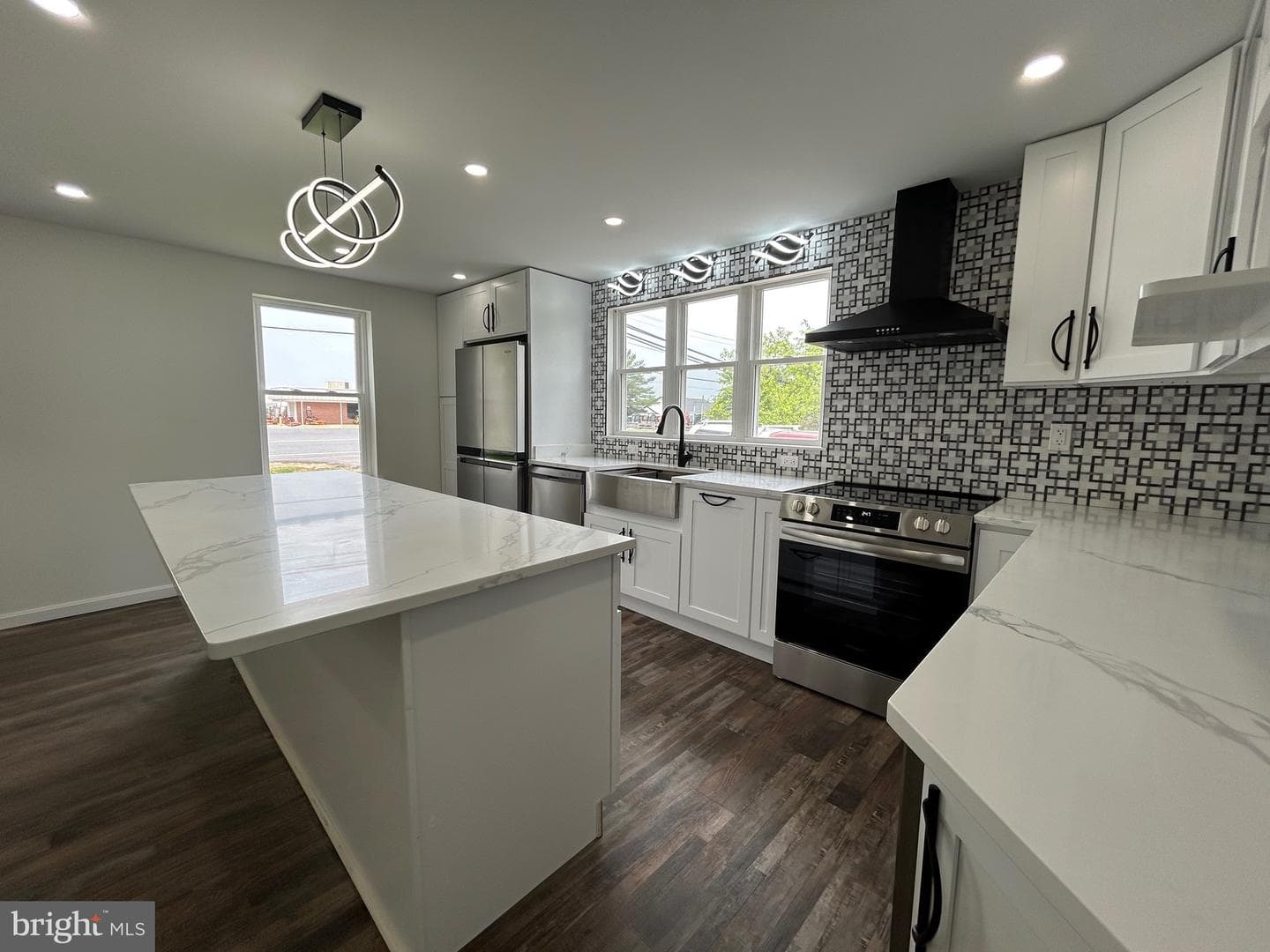 9647 Liberty Road photo 5