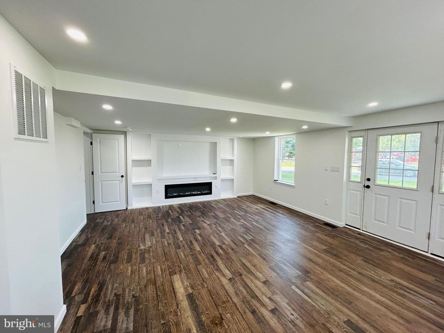 9647 Liberty Road photo 7