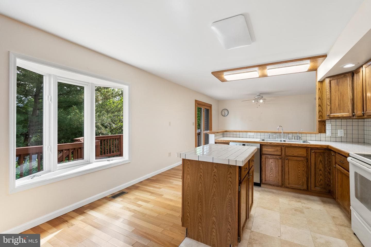 3877 Gibbons Road photo 23