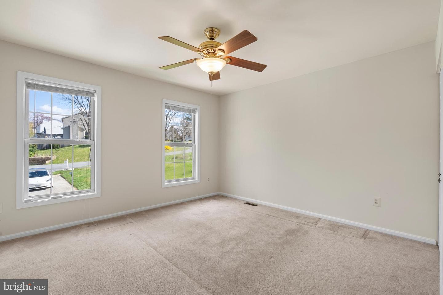 3877 Gibbons Road photo 37