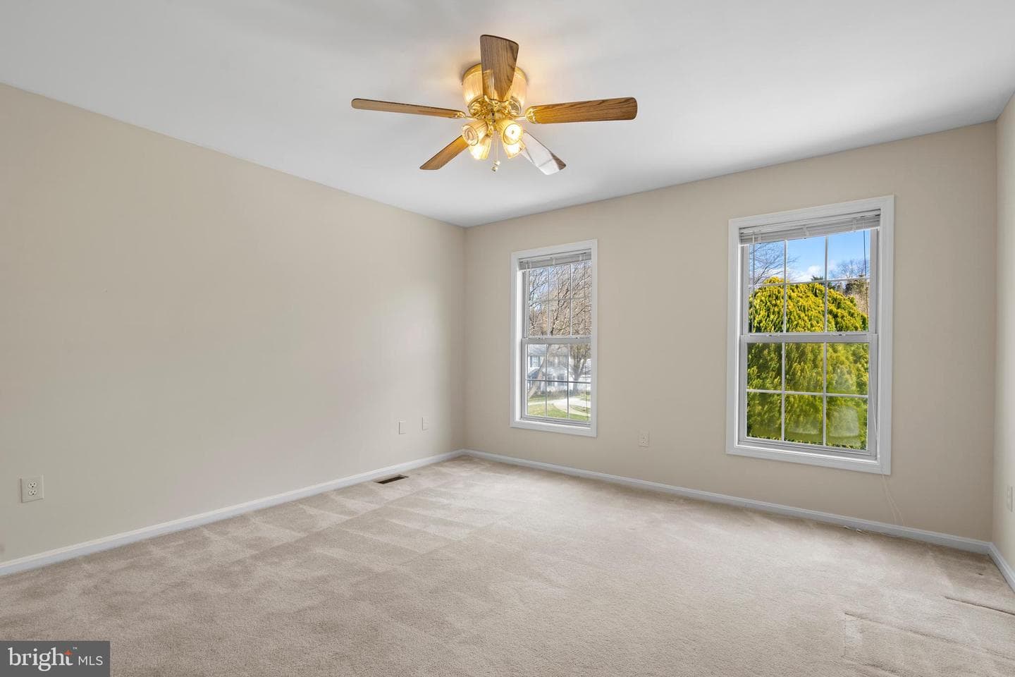 3877 Gibbons Road photo 38