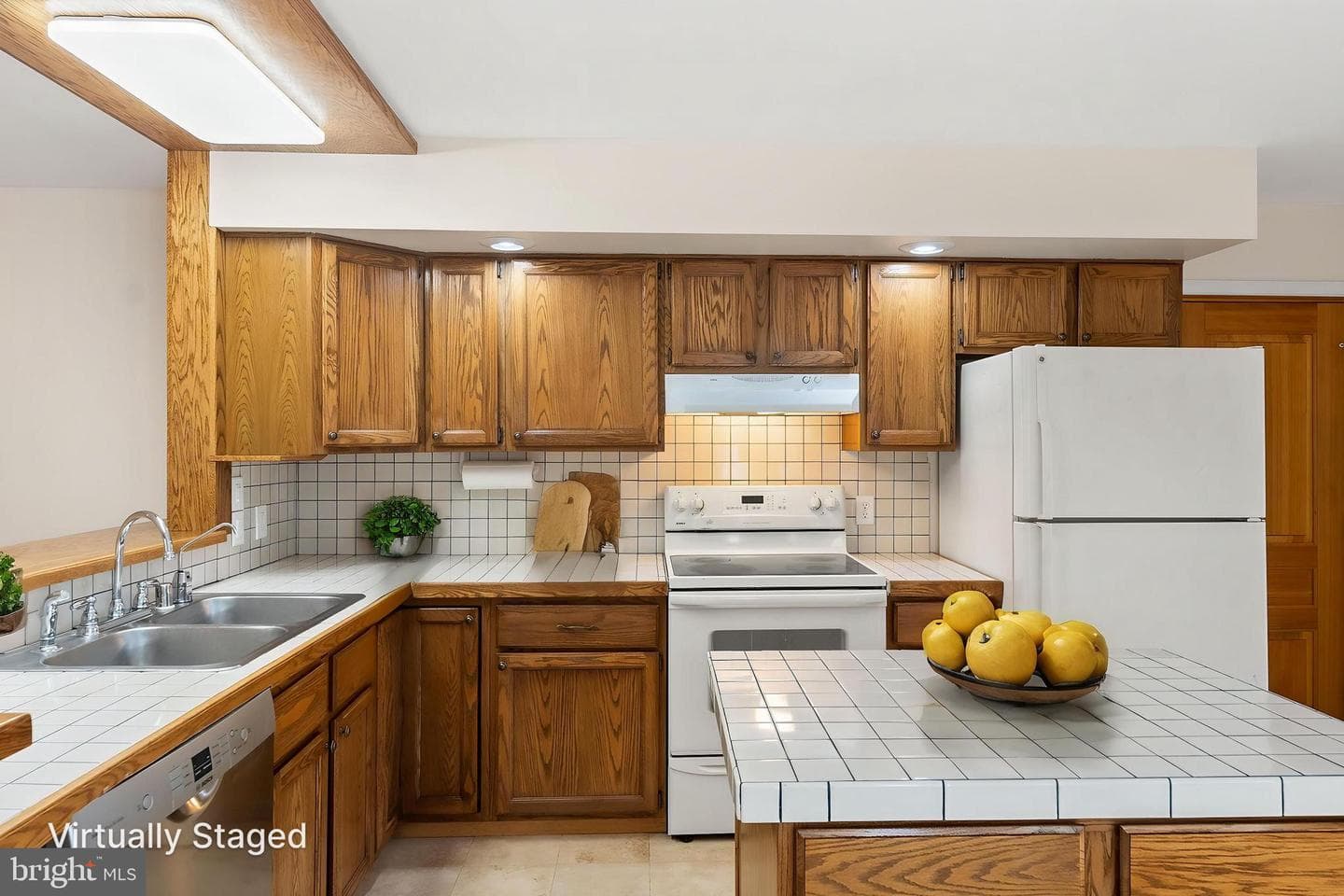 3877 Gibbons Road photo 9