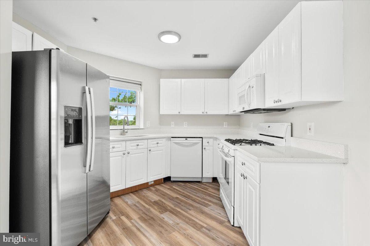 2500 Driftwood Court #3b photo 12