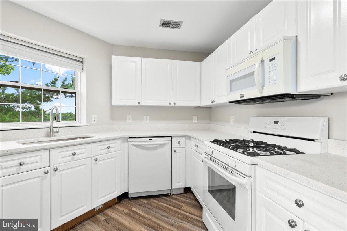 2500 Driftwood Court #3b photo 13