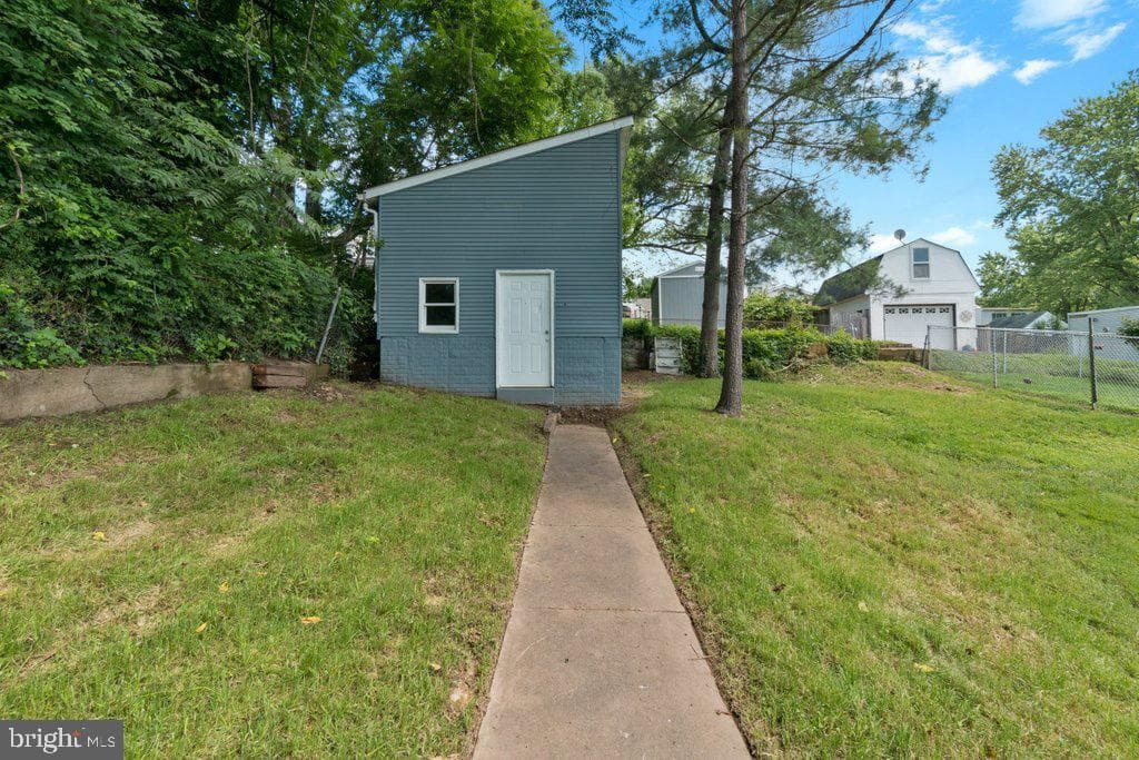 25 E C Street photo 33