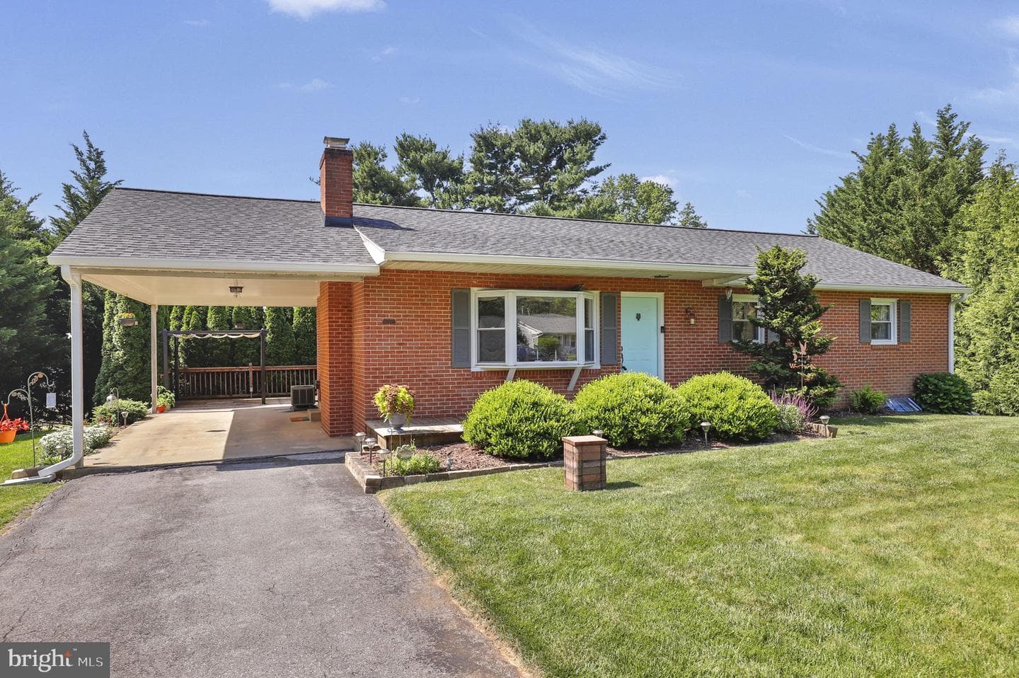 5407 Village Court photo 2