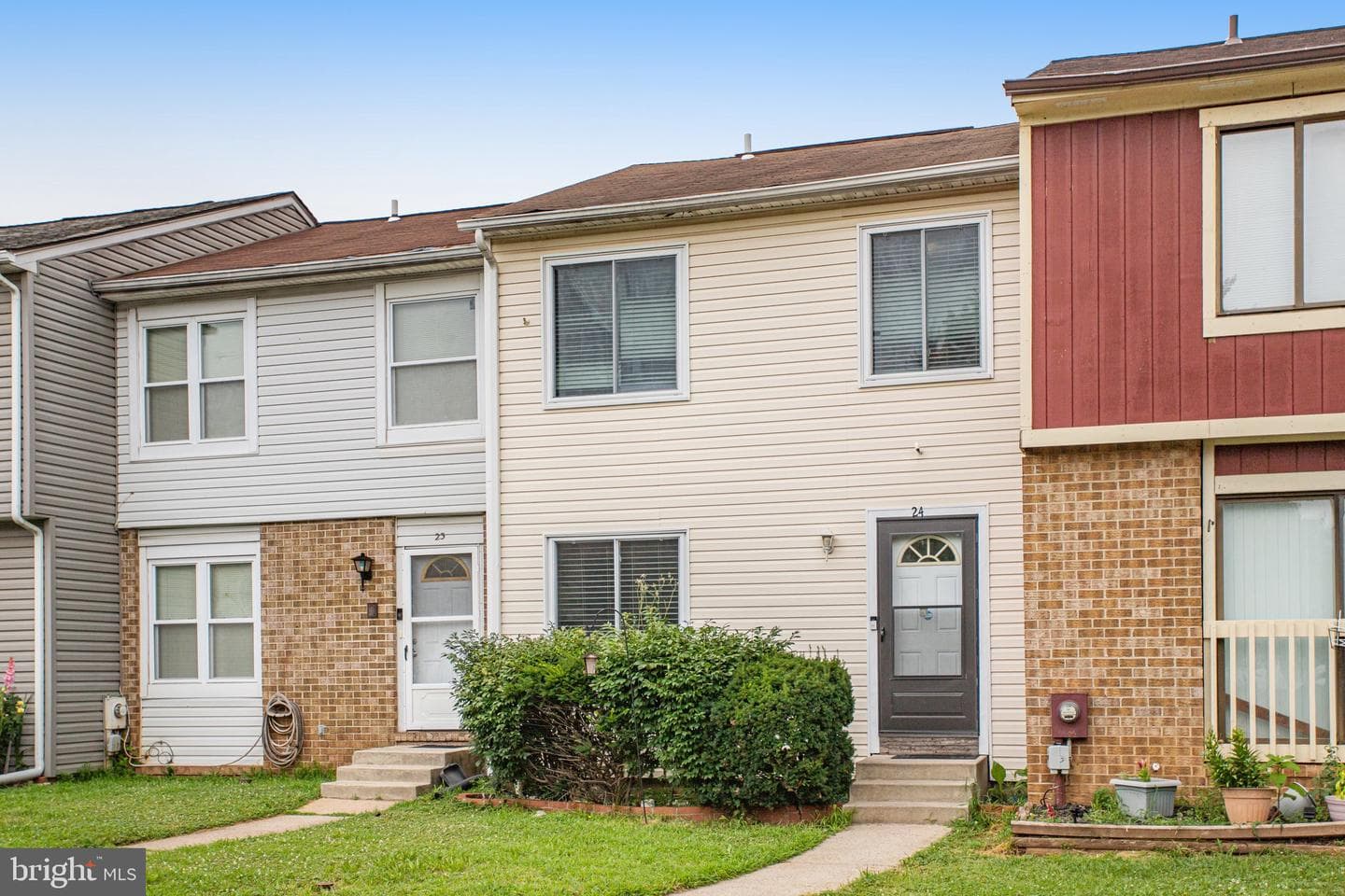 24 Mountaingate Drive photo 1