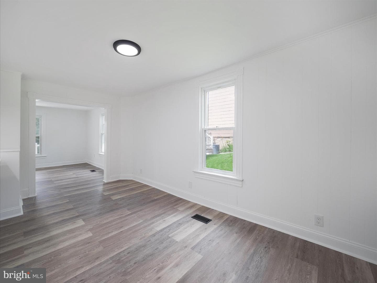 37 E C Street photo 11