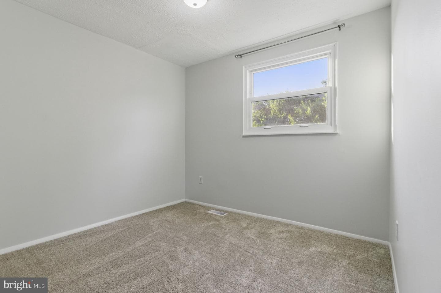 165 Fairfield Drive photo 20