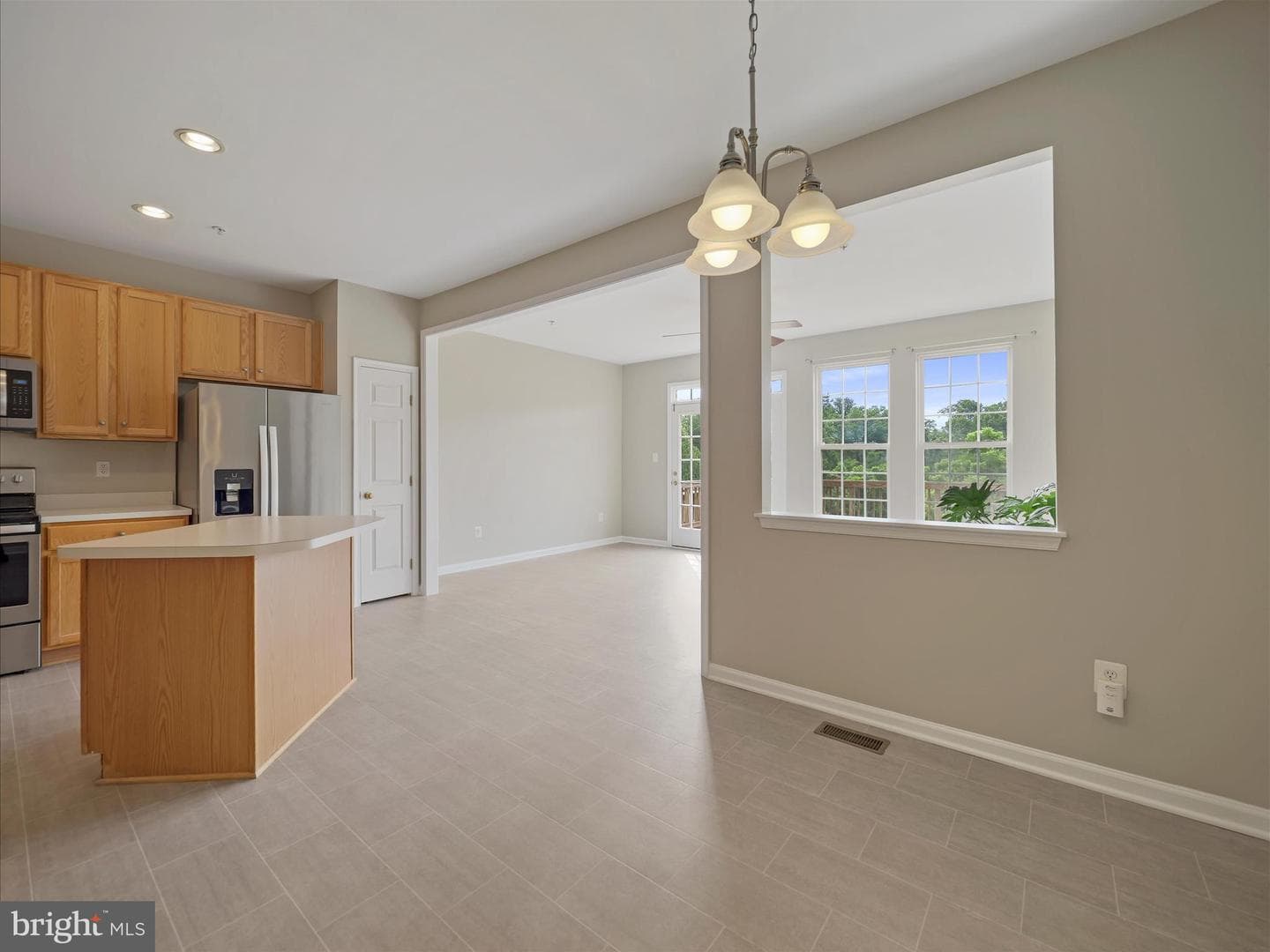 179 Fiona Way photo 12