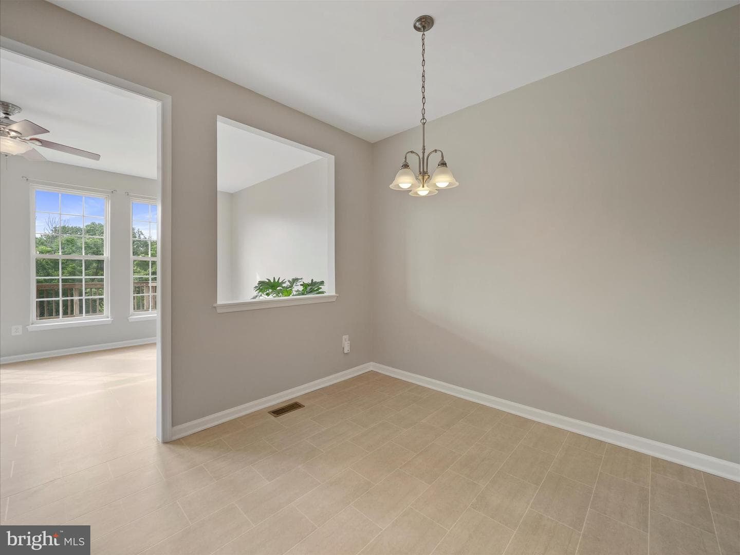179 Fiona Way photo 13