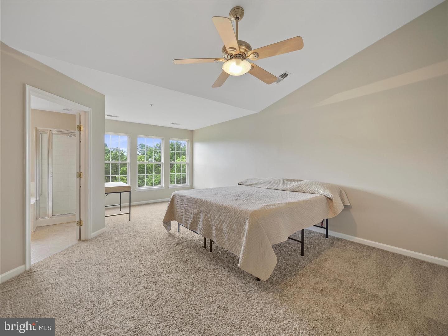 179 Fiona Way photo 18