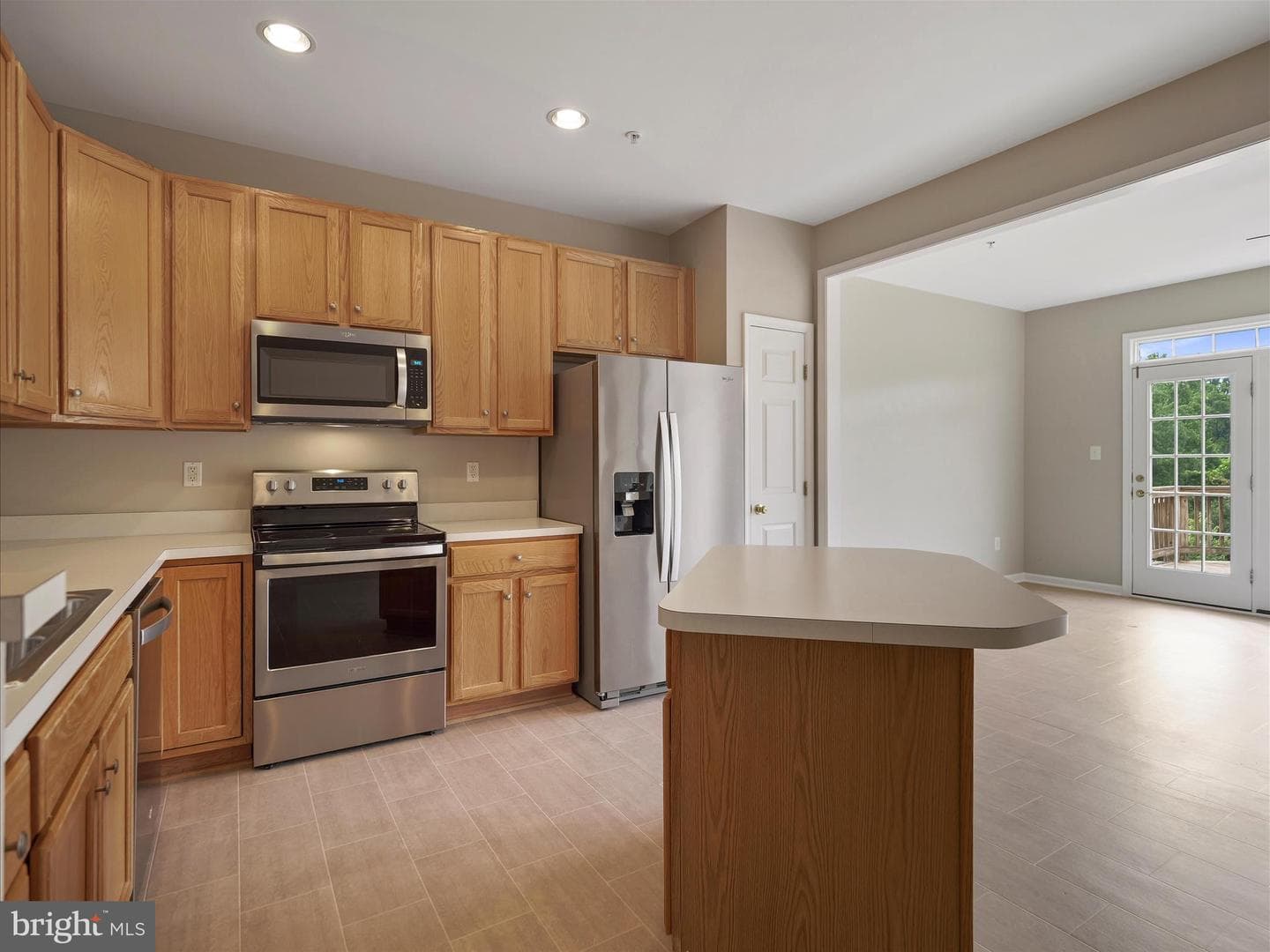 179 Fiona Way photo 6