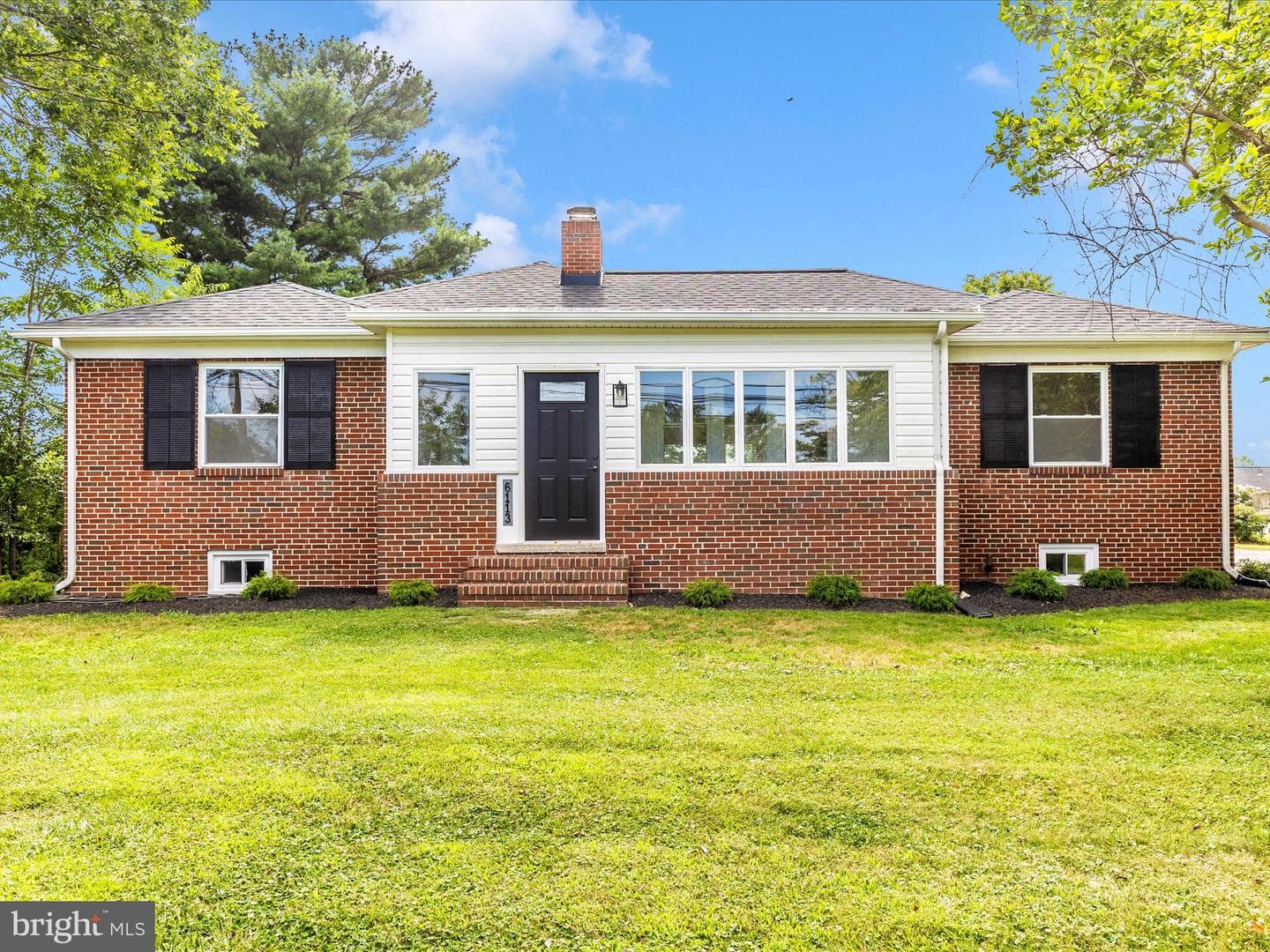 6113 Quinn Orchard Road photo 1