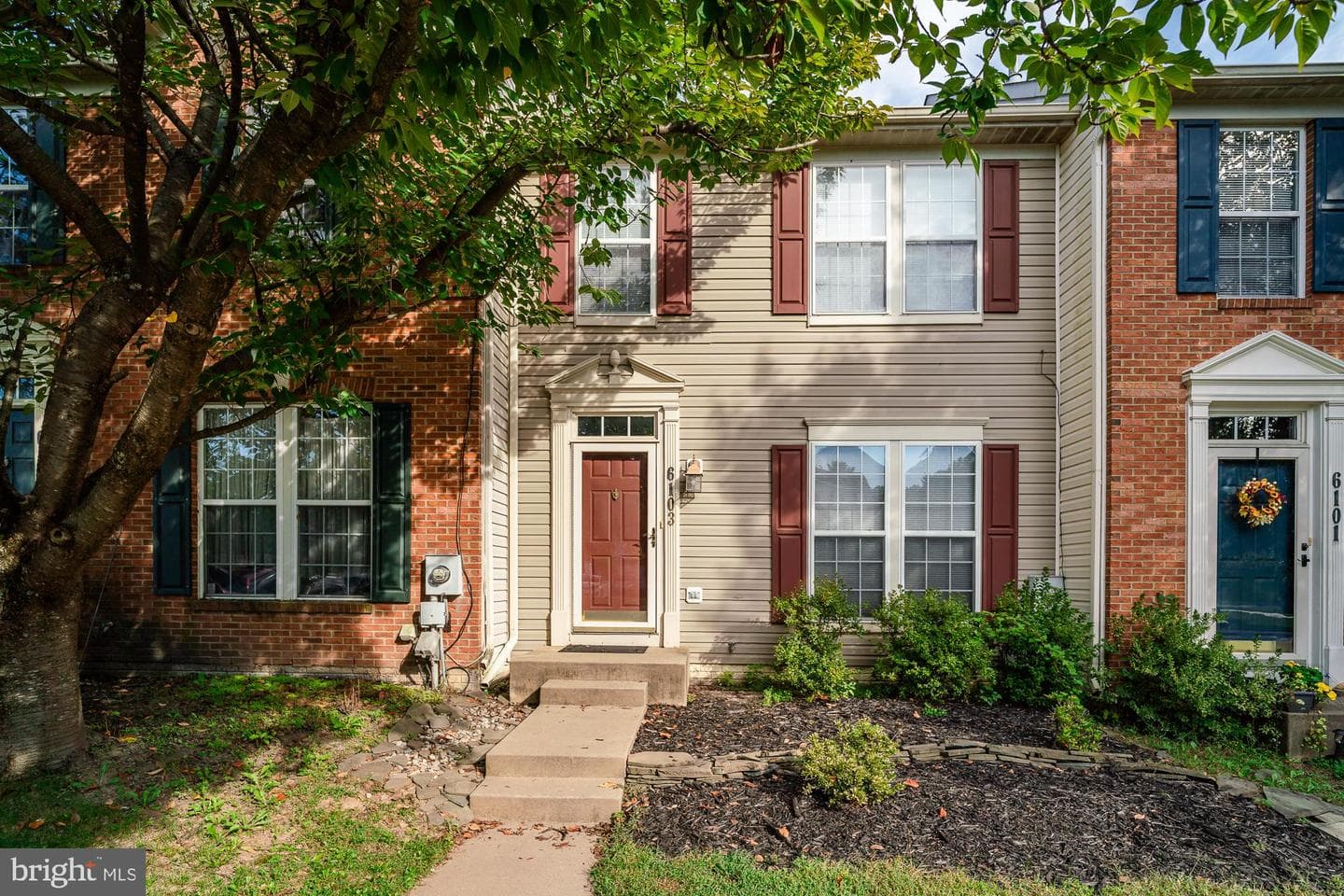 6103 Newport Terrace photo 2