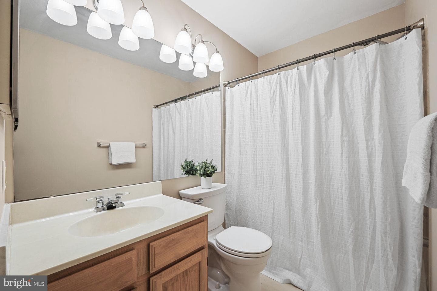 121 Long Acre Court photo 17
