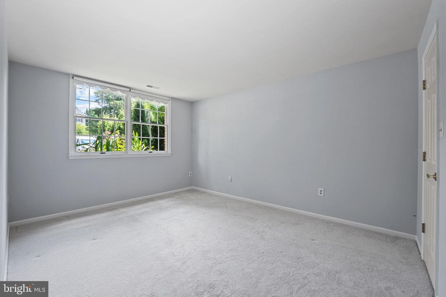 121 Long Acre Court photo 24