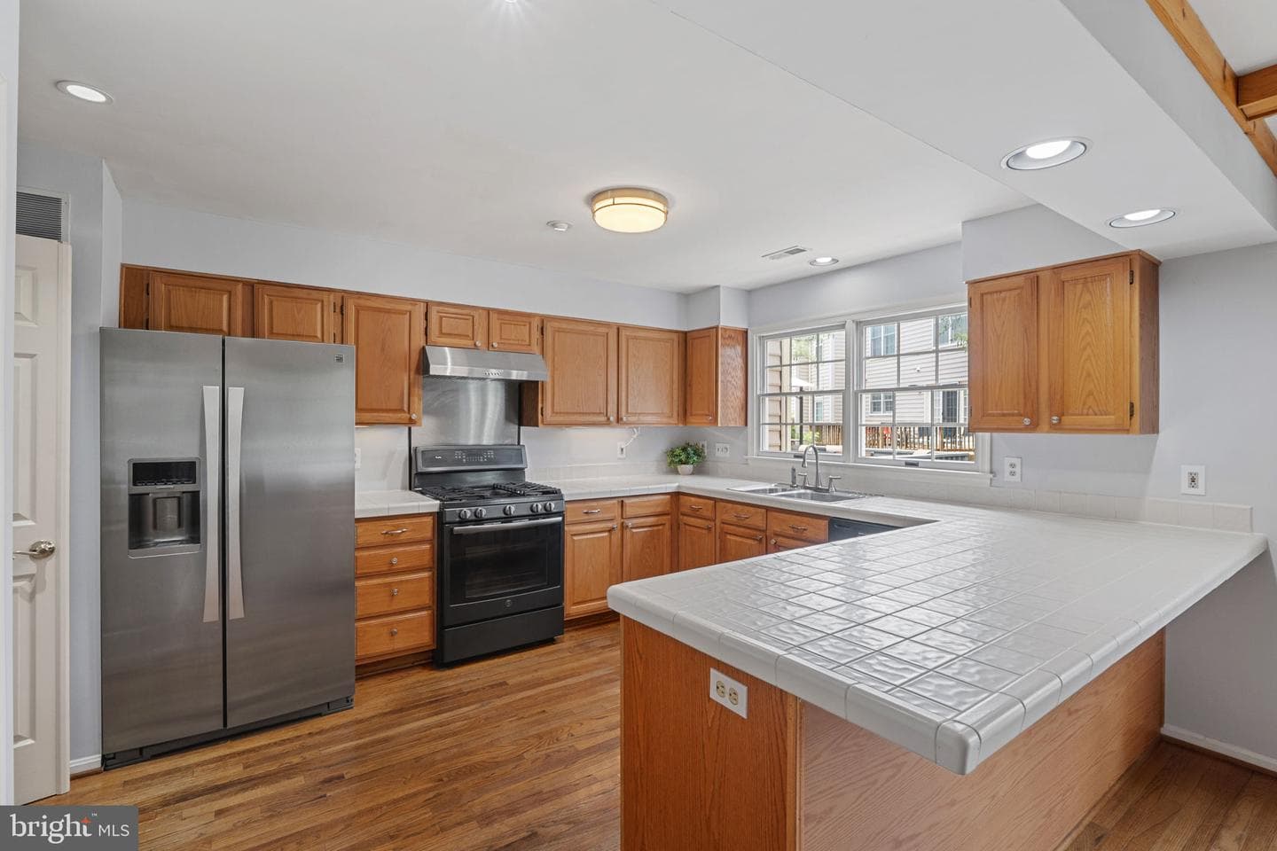 121 Long Acre Court photo 8
