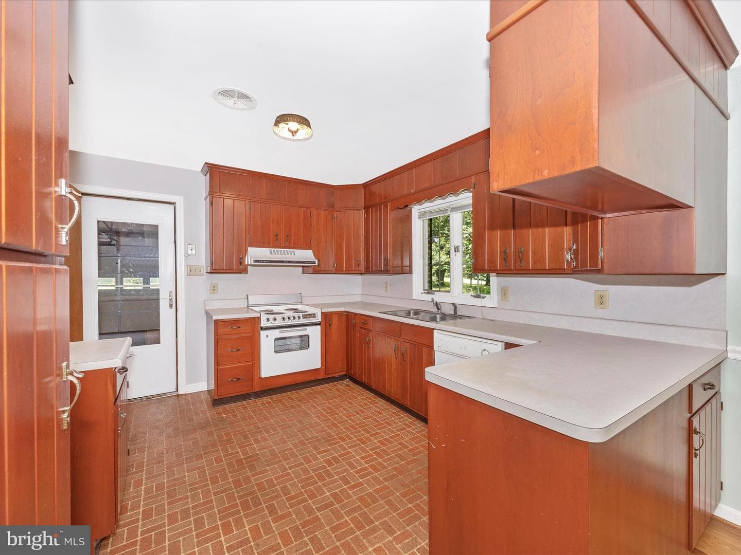 9079 Dawn Court photo 12