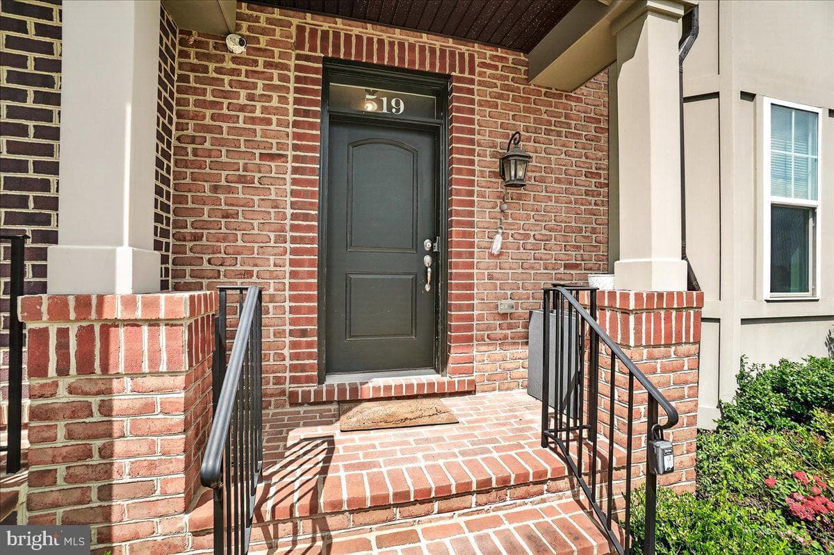 519 Prieur Road photo 1