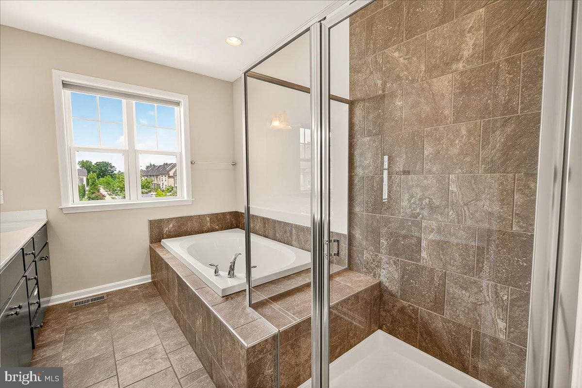 519 Prieur Road photo 21