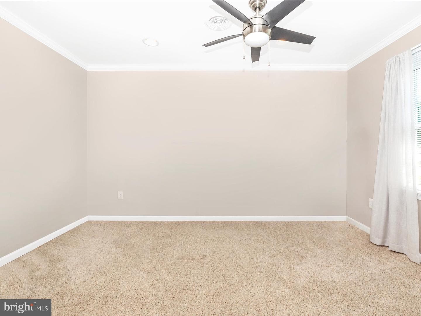 8102 Glendale Drive photo 10