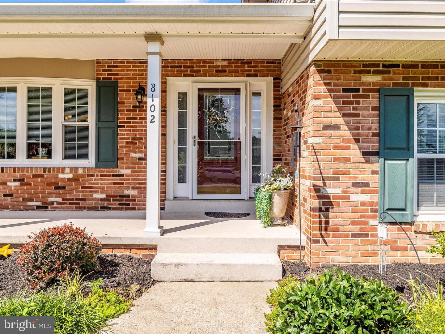 8102 Glendale Drive photo 2