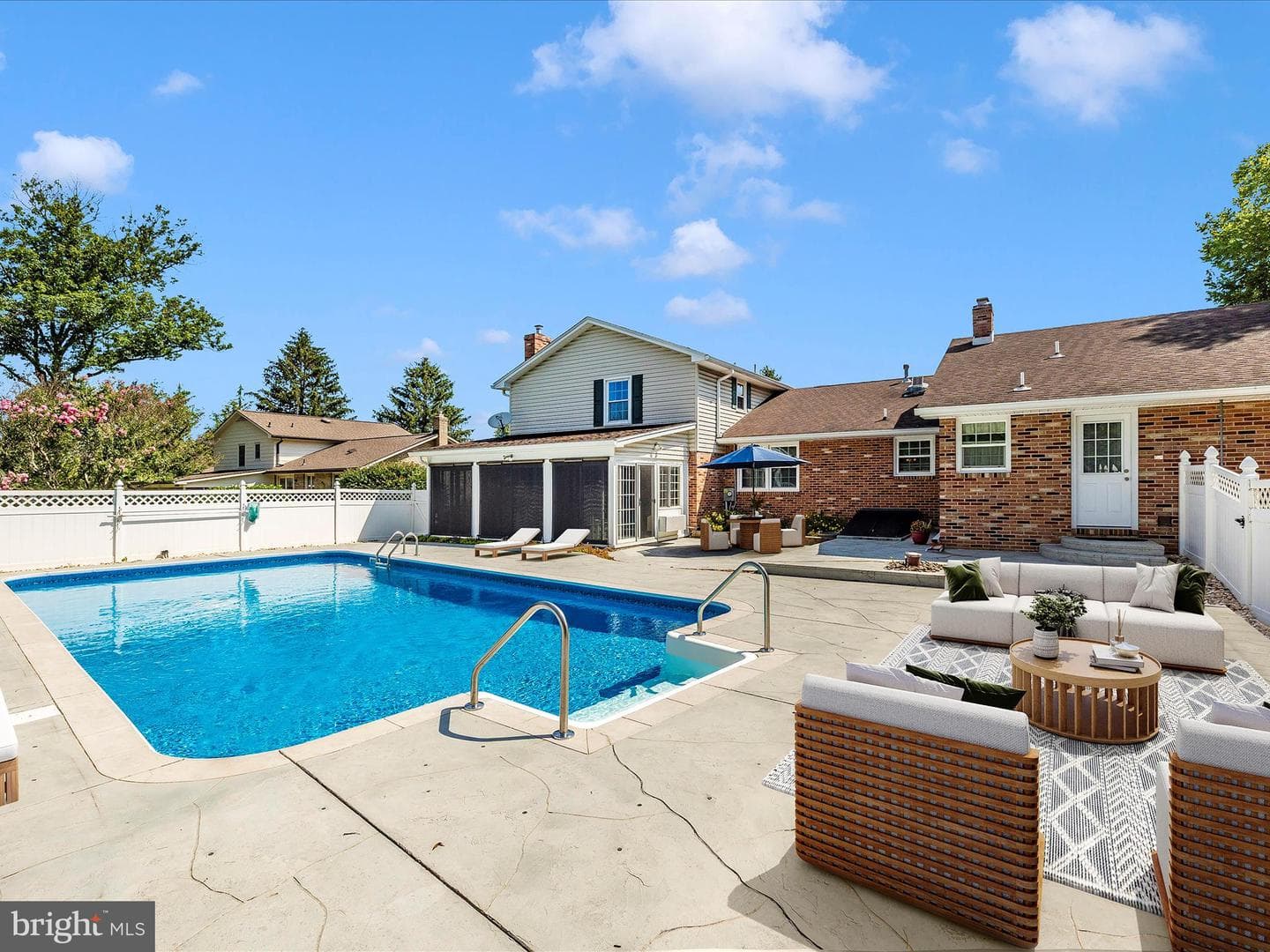 8102 Glendale Drive photo 4