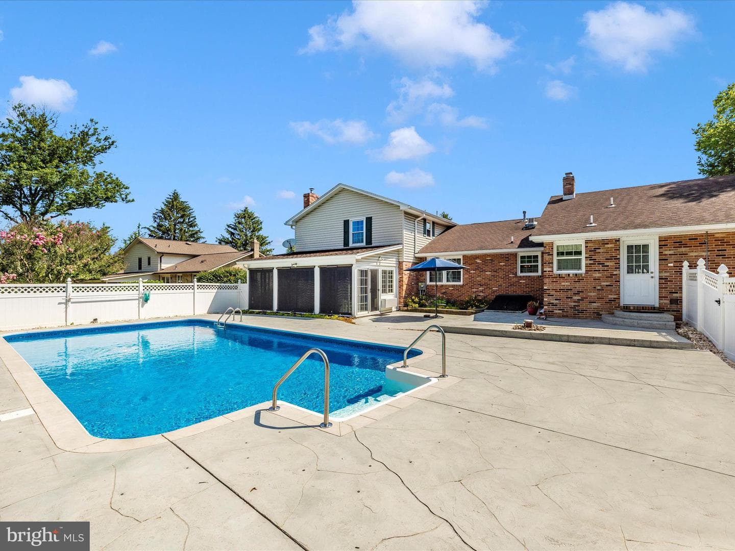8102 Glendale Drive photo 5