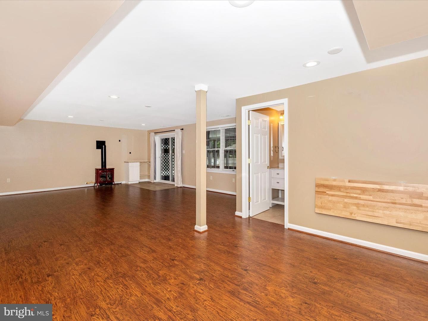 276 Maplewood Place photo 41
