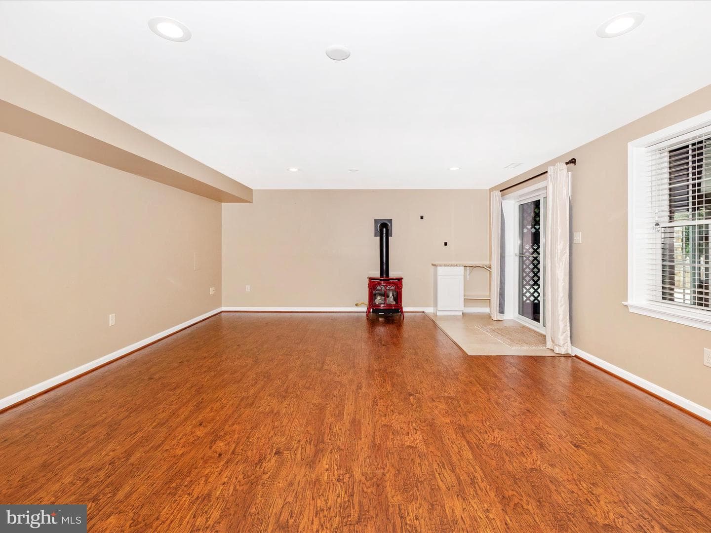 276 Maplewood Place photo 43
