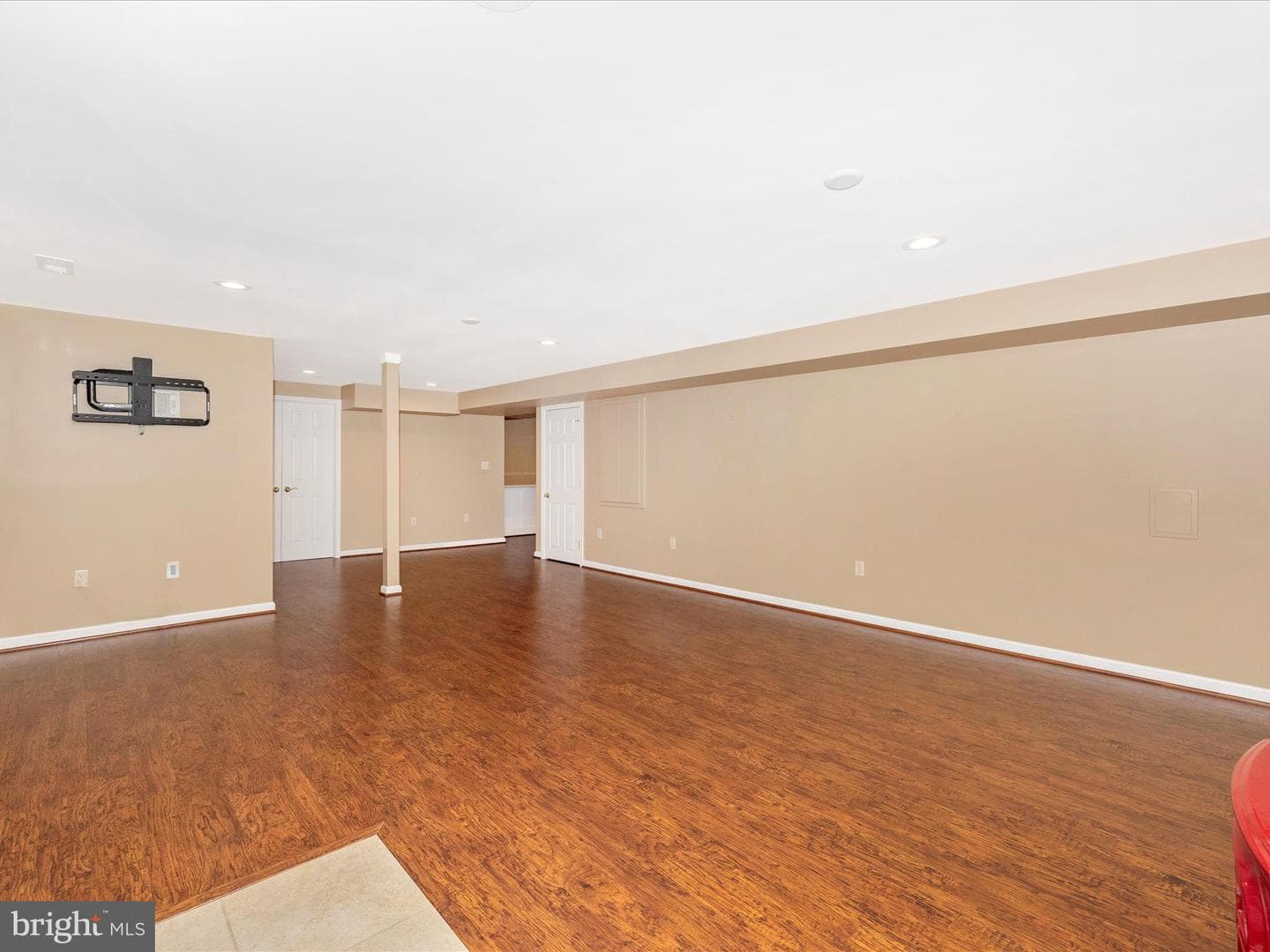 276 Maplewood Place photo 44