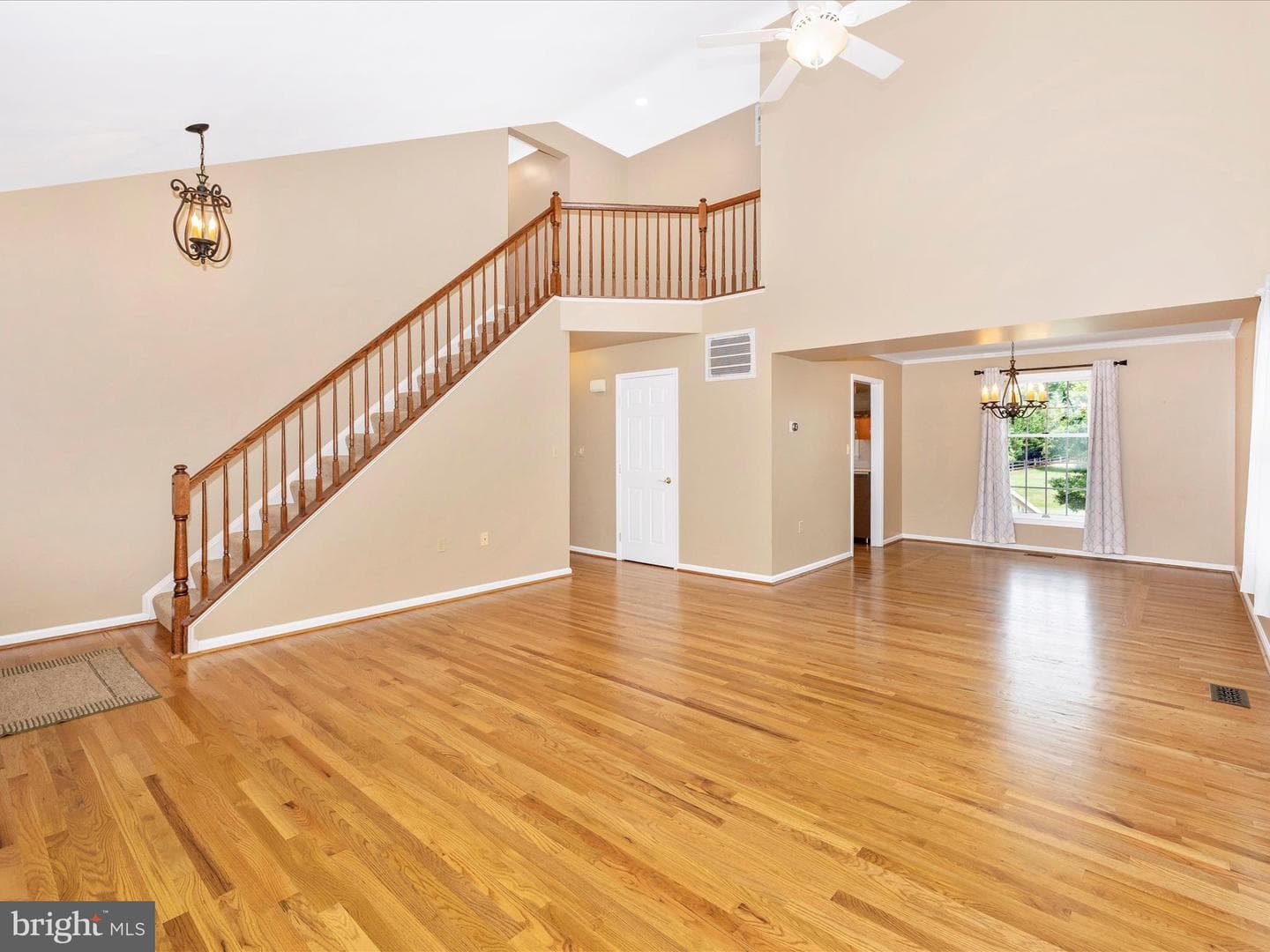 276 Maplewood Place photo 8