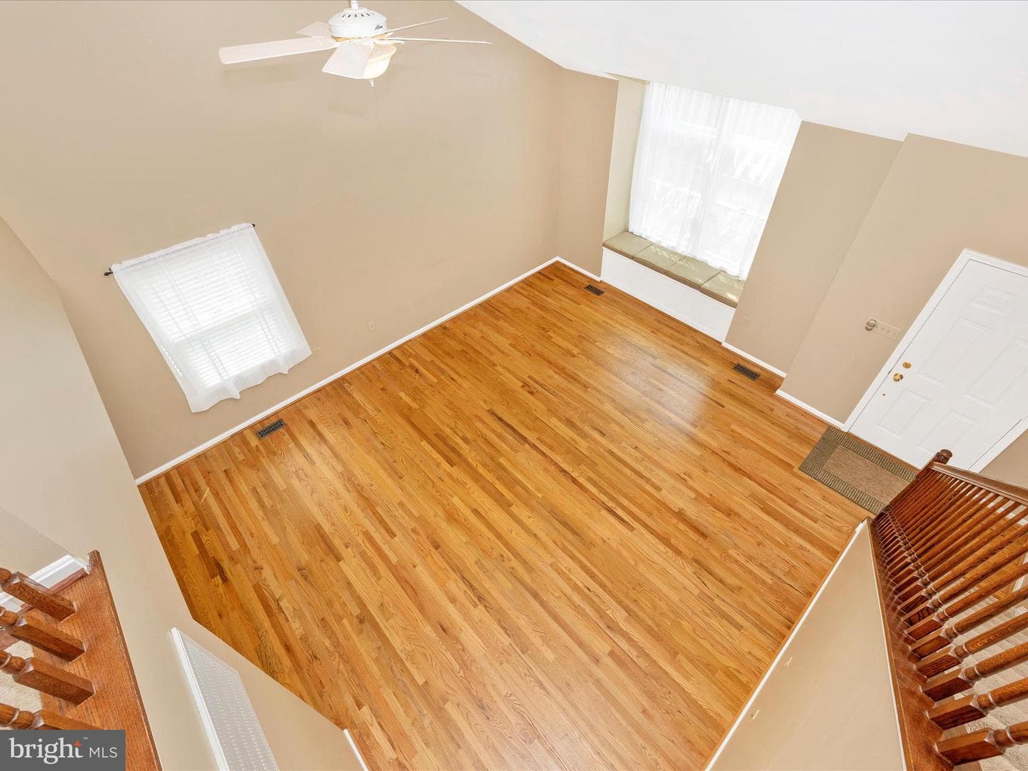 276 Maplewood Place photo 9