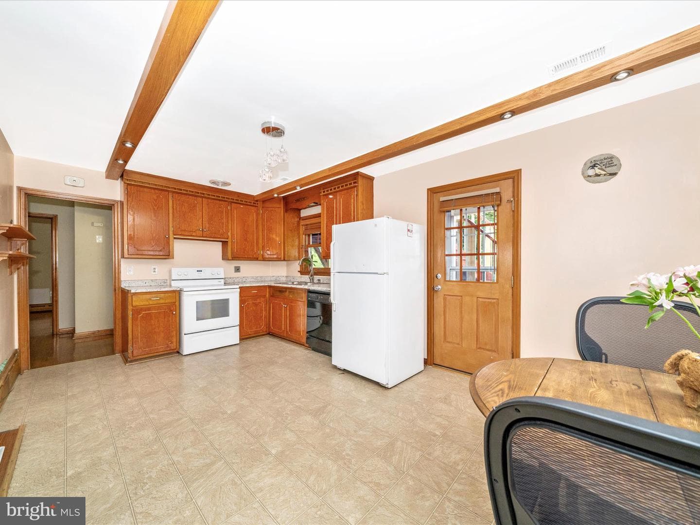 9523 Liberty Road photo 13