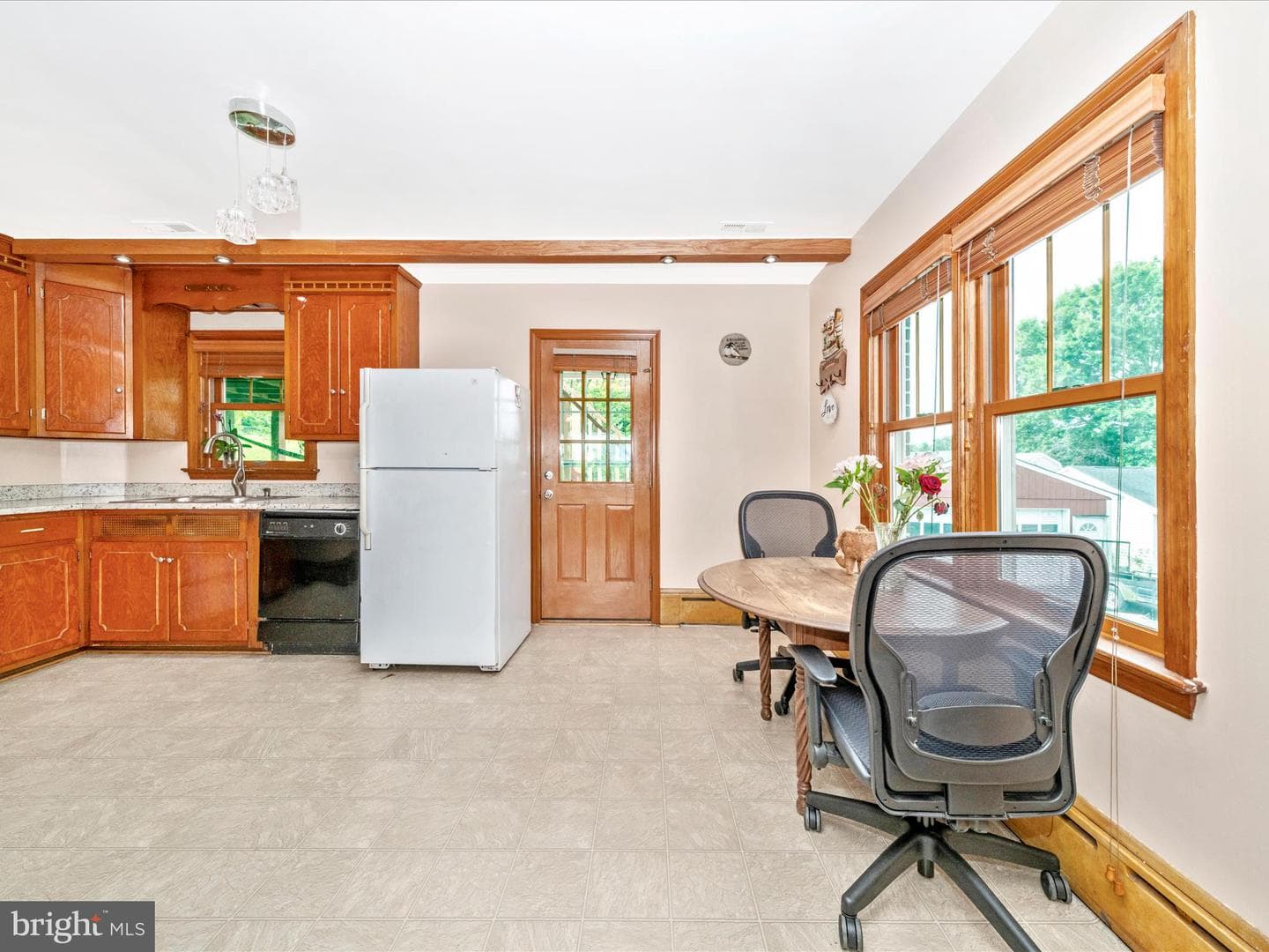 9523 Liberty Road photo 14