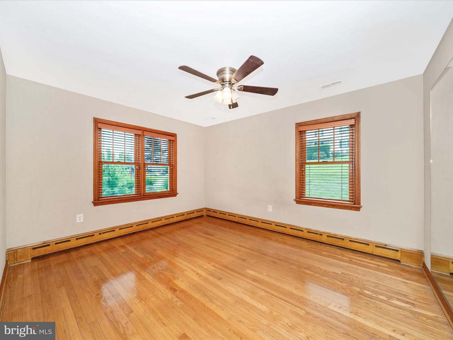 9523 Liberty Road photo 18