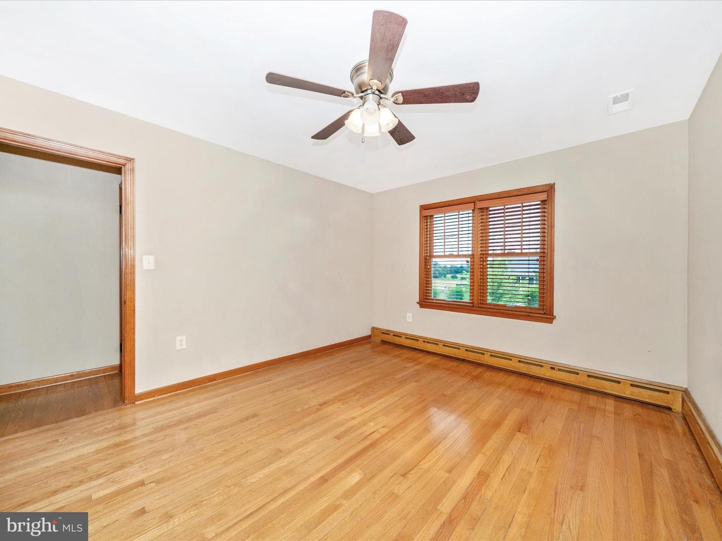 9523 Liberty Road photo 19