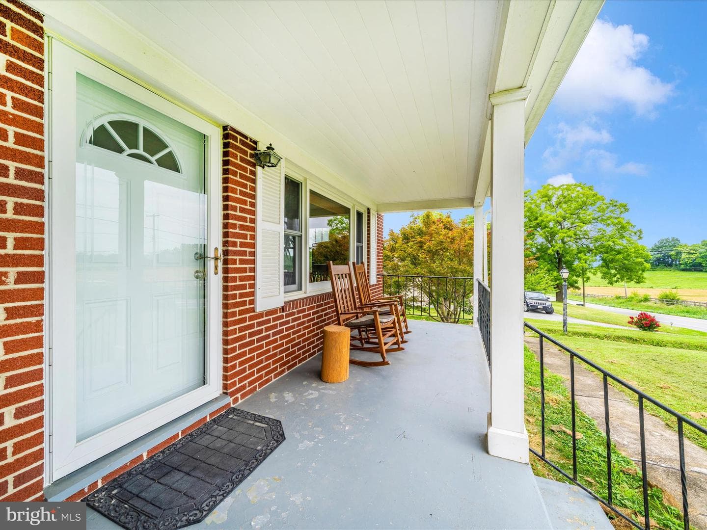 9523 Liberty Road photo 2