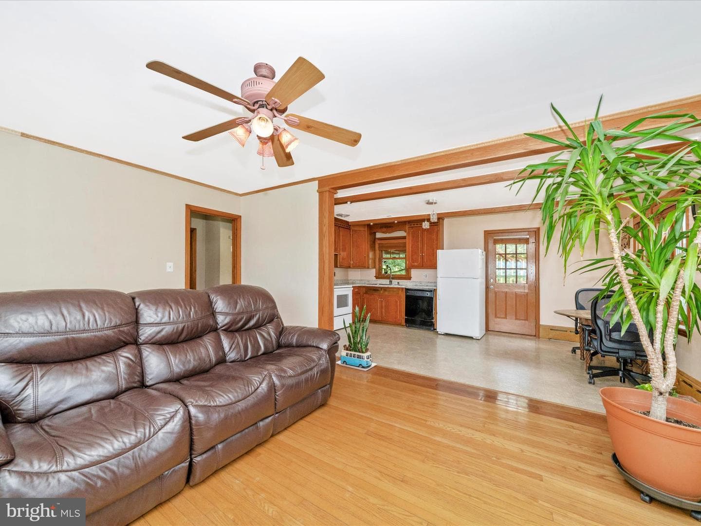 9523 Liberty Road photo 5