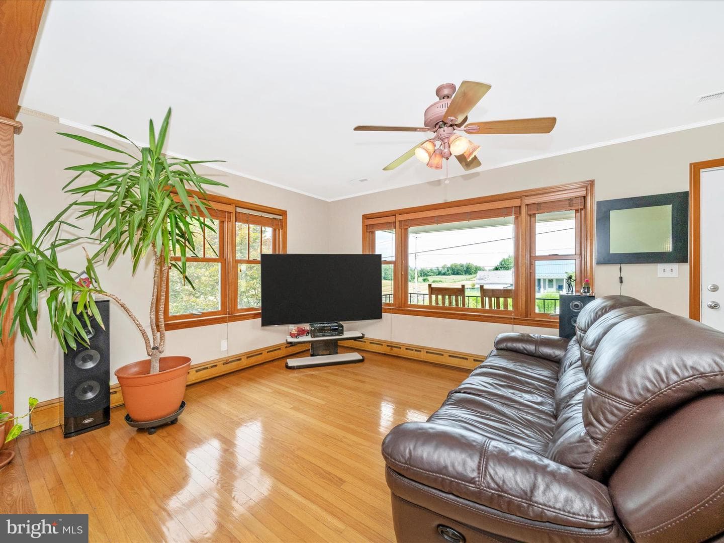 9523 Liberty Road photo 7