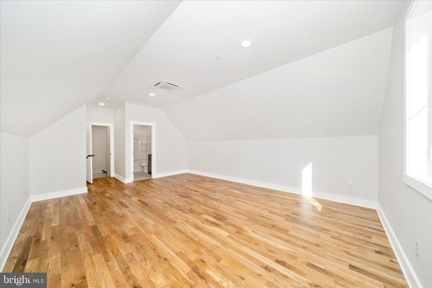 15030 New Windsor Road photo 14