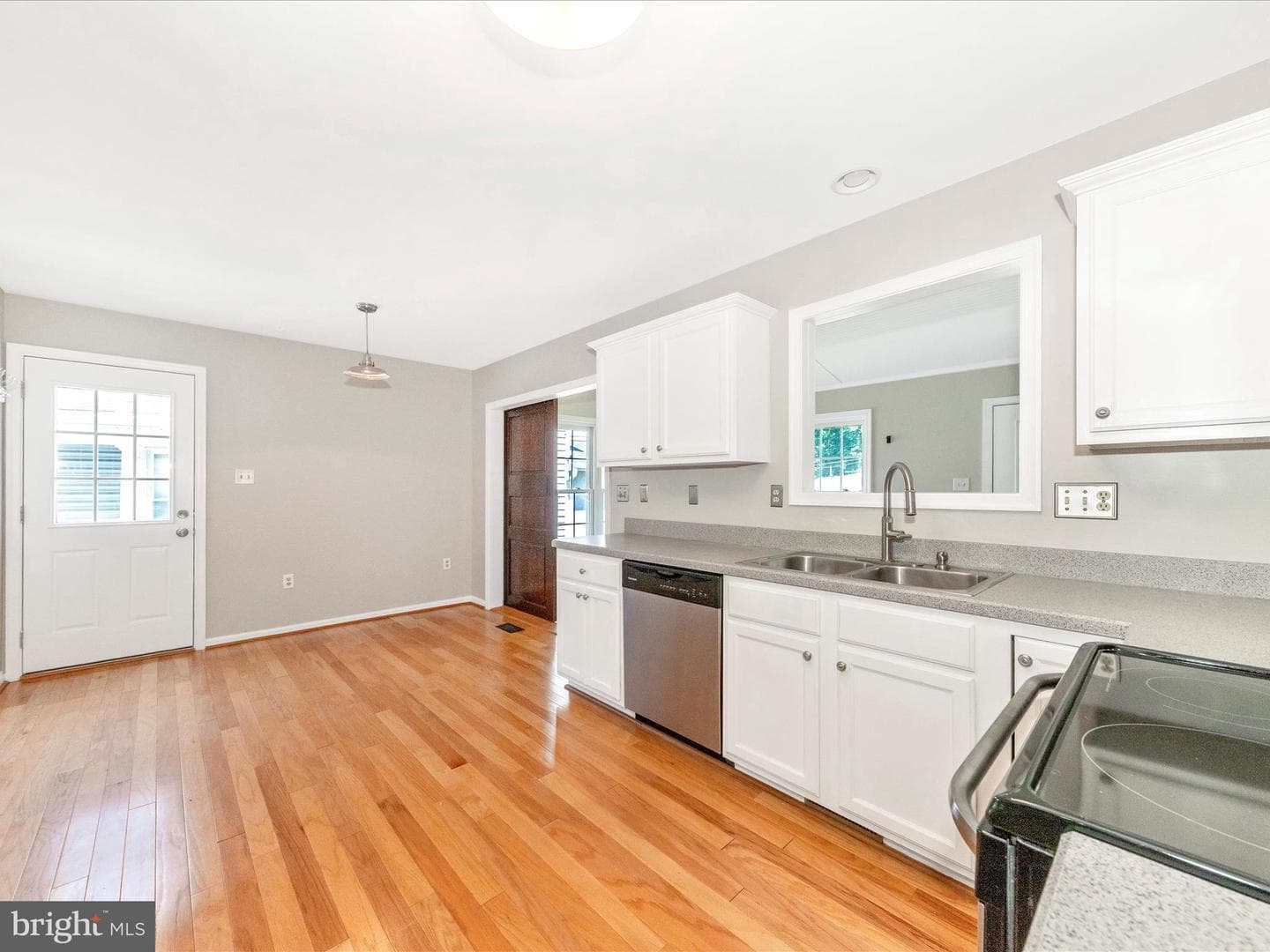 17 Terrace Avenue photo 14