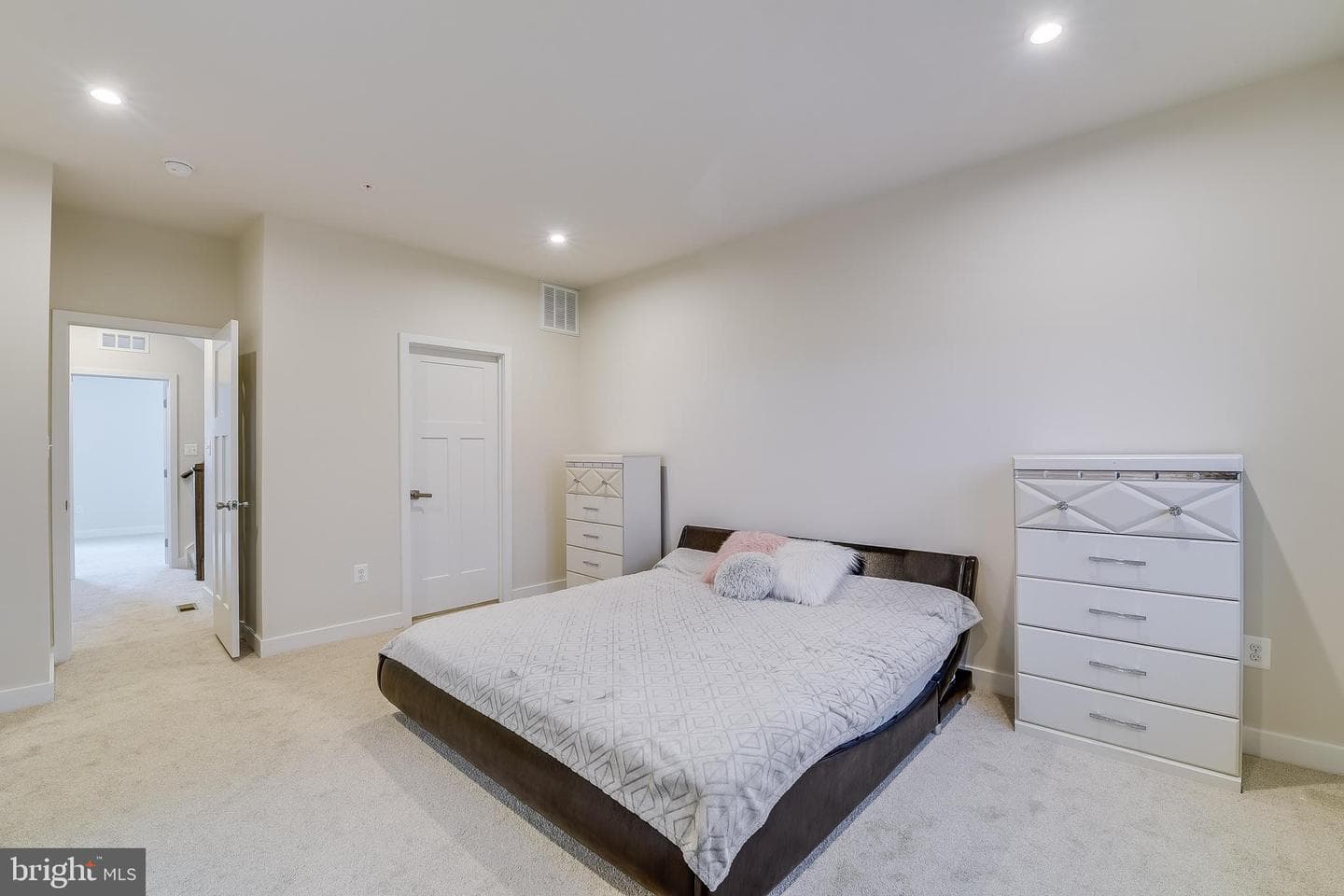 5851 Pecking Stone Street photo 13