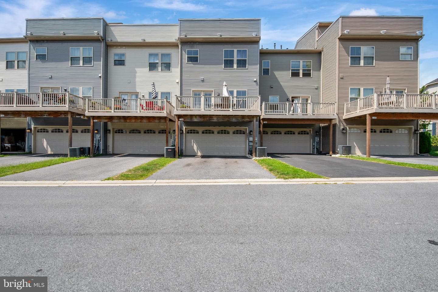 5851 Pecking Stone Street photo 32