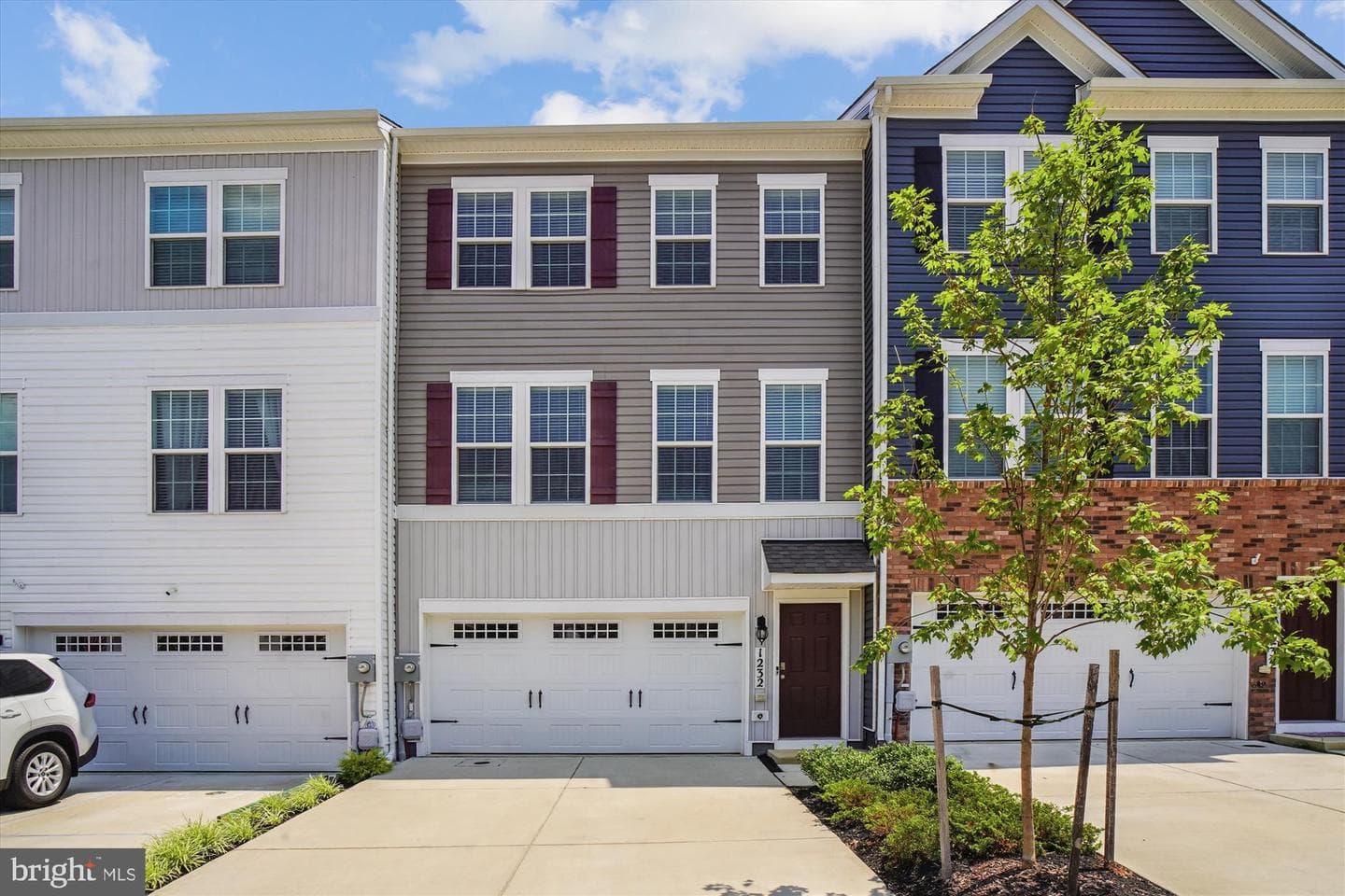 1232 Aires Way photo 2